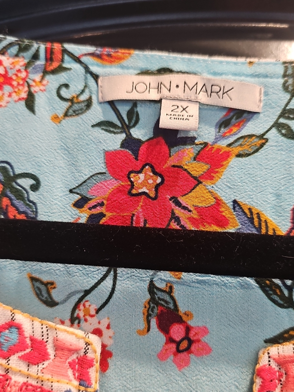 John Mark Embroidered Top - Picture 3 of 9